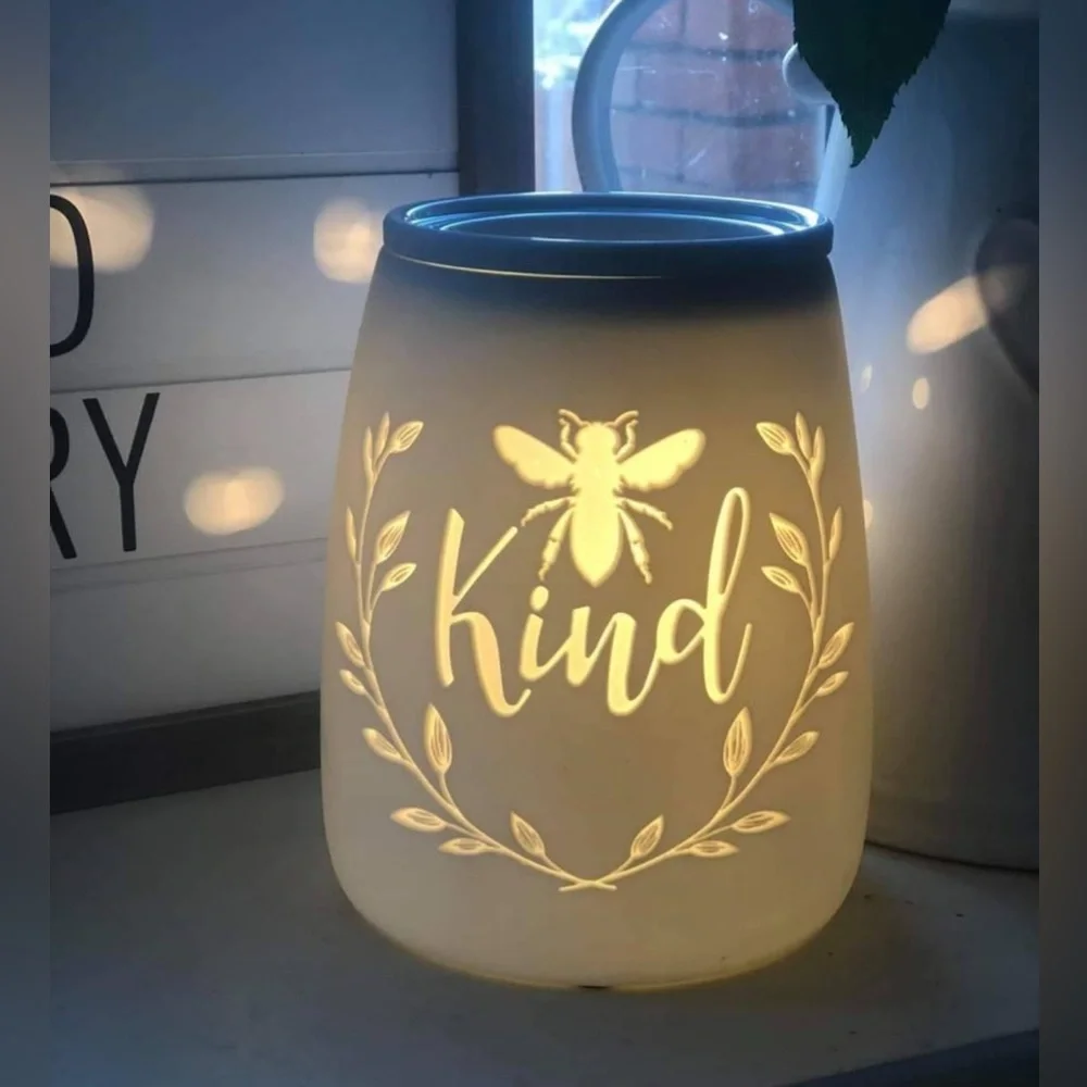 Scentsy NEW Kindness Scented Wax Warmer‎ in White